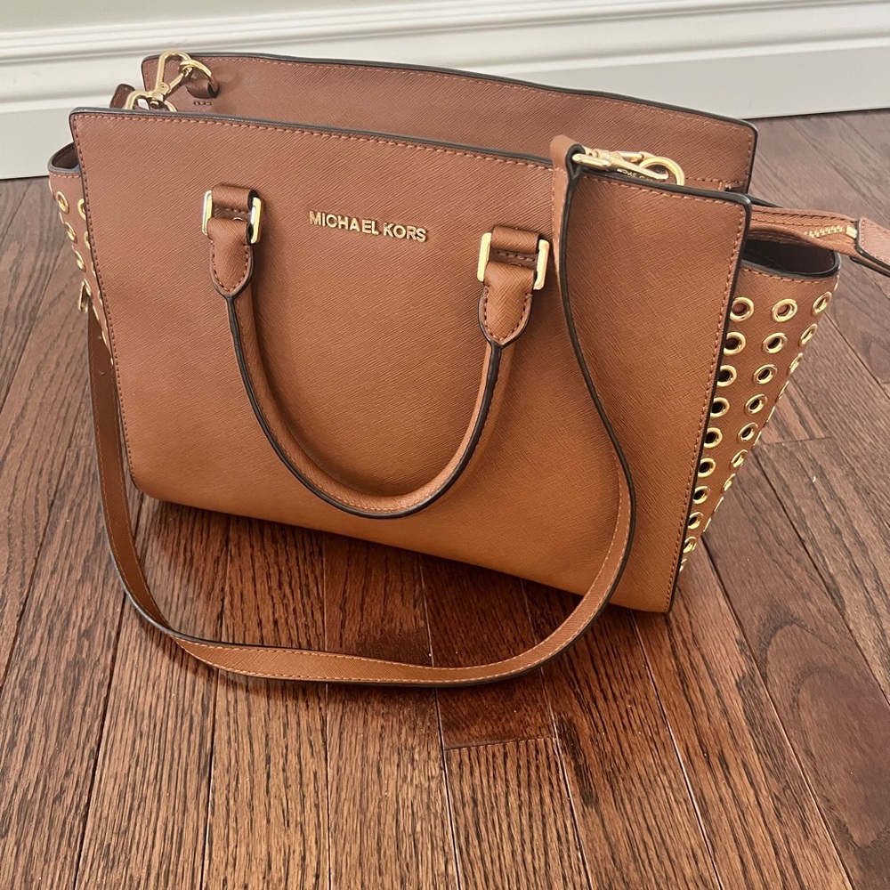 Micheal Kors purse